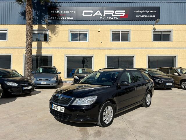 SKODA OCTAVIA AMBIENTE ESTATE 1.6 TDI AUTO SPANISH LHD IN SPAIN 80000 MILES 2011